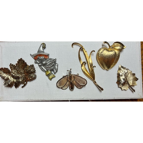 The Unbranded Brand Jewelry - Vintage Leaf/Fall Brooch Lot of 6 Gold Tone Fall Theme Pins Mixed Styles Jewelry